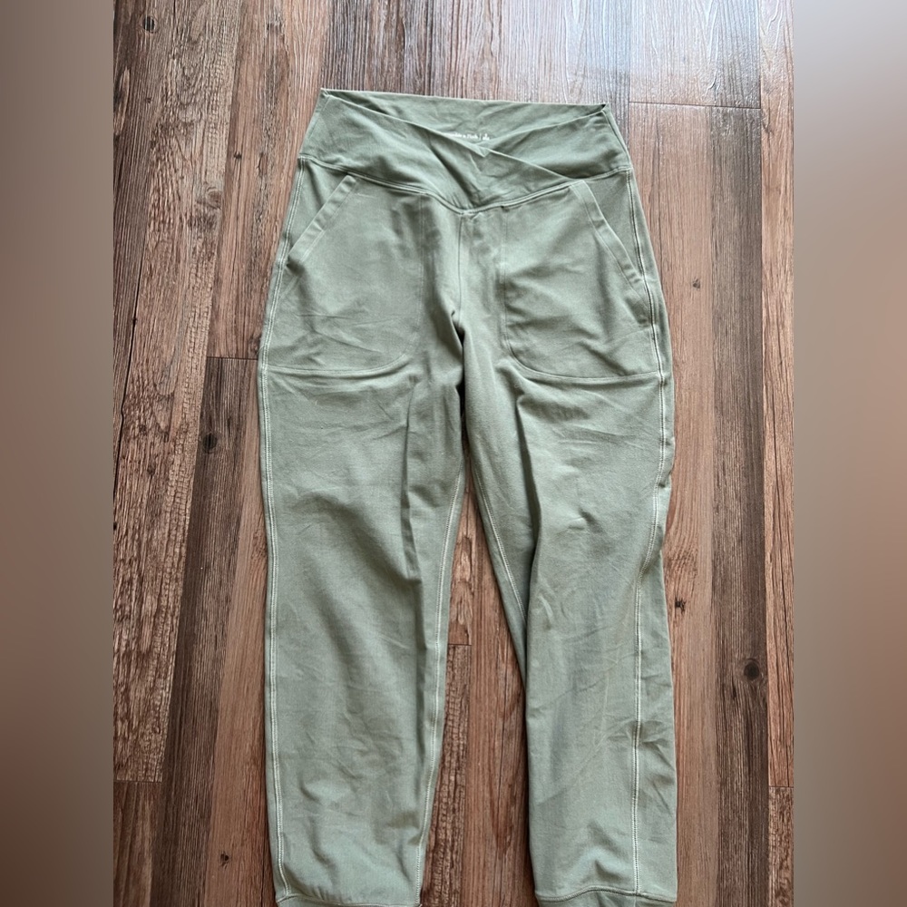 Abercrombie green joggers